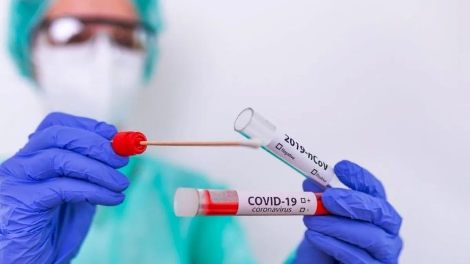 ¿En serio? China causa polémica al realizar pruebas anales para detectar Covid-19