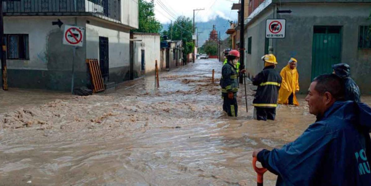 Continuarán lluvias en Oaxaca, Veracruz y Chiapas por fenómenos ciclónicos