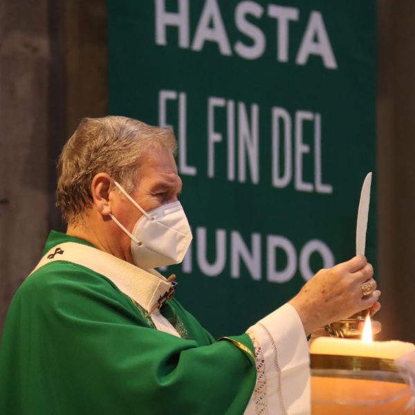 La fe debe centrarse en Dios, no en los sacerdotes