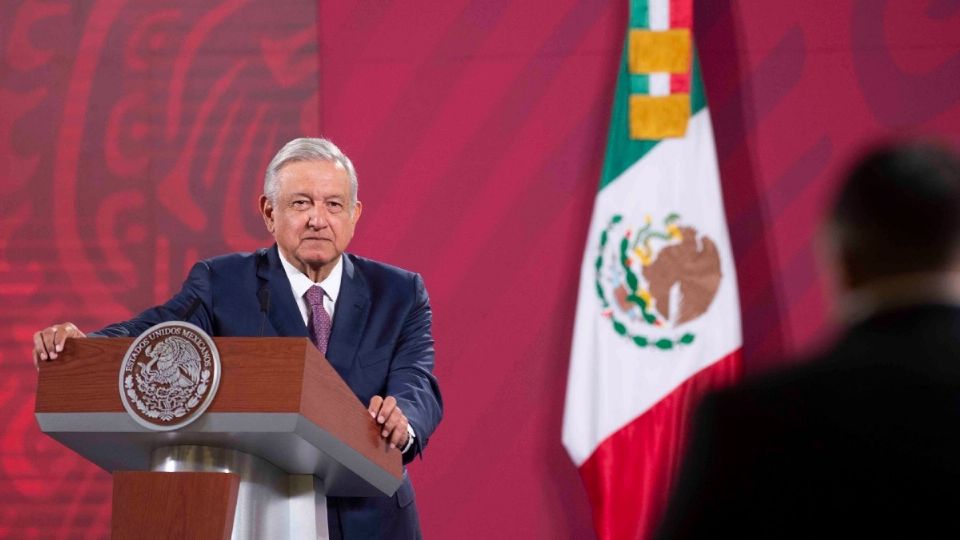 AMLO insiste en definir candidato presidencial de Morena mediante encuesta y evitar el “dedazo”