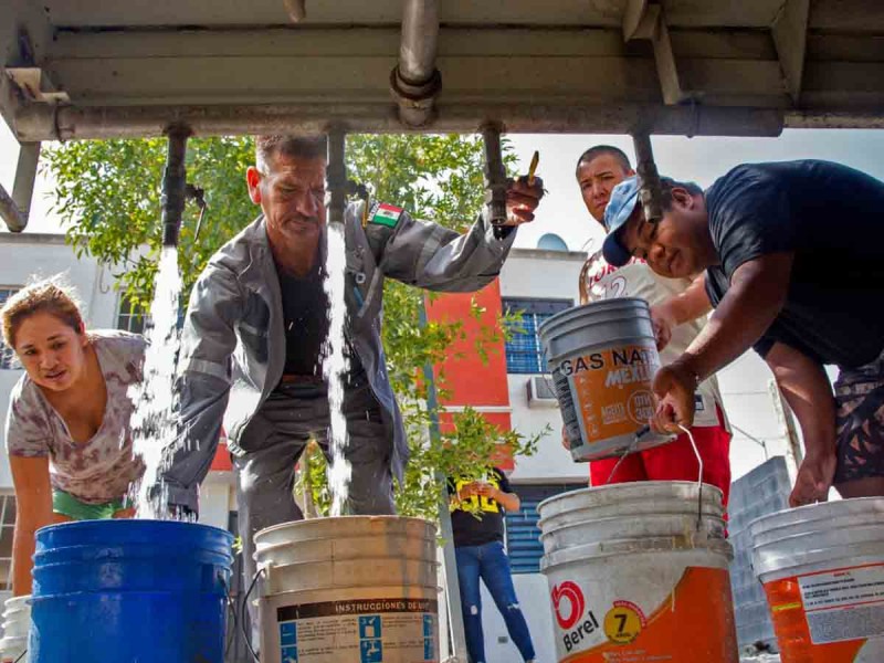 Más de 50 días sin ver caer una gota de agua de la llave… Monterrey es un infierno