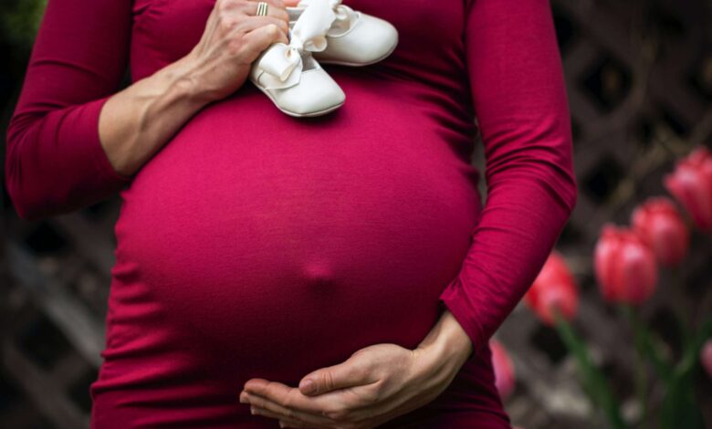 Proponen aumentar licencia de maternidad de 12 a 18 semanas