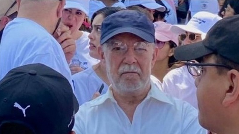 AMLO arremete contra ministro de la Suprema Corte por asistir a marcha del Poder Judicial