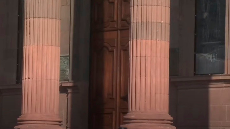 Palacio de Gobierno de Nuevo León permanece cerrado