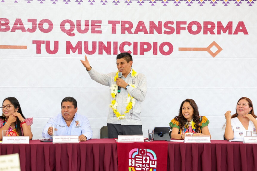 *Gobierno de Salomón Jara lleva acciones y programas por 26 mdp a Huajolotitlán*