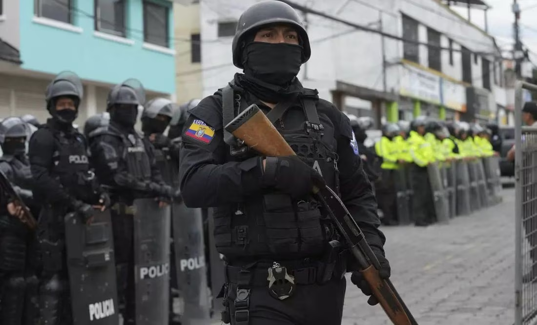  Secuestro de policías, explosiones y fuga de reos vive Ecuador tras estado de excepción