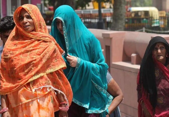 Nueva Delhi asfixiada por histórico calor pide ayuda al gobierno por falta de agua