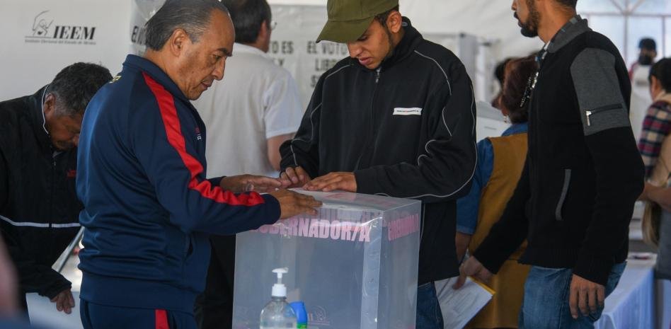 Comienza entrega de paquetes electorales a ciudadanos presidentes de casillas